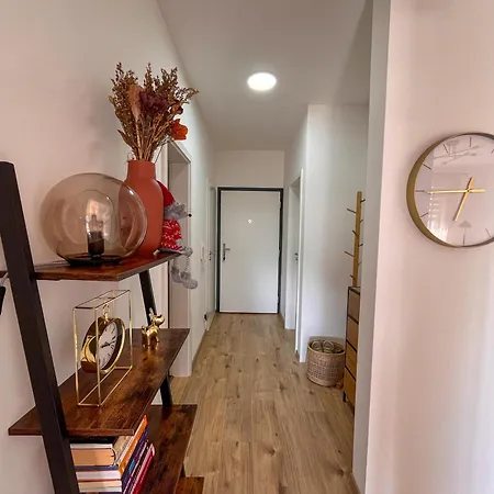 V Meste Διαμέρισμα